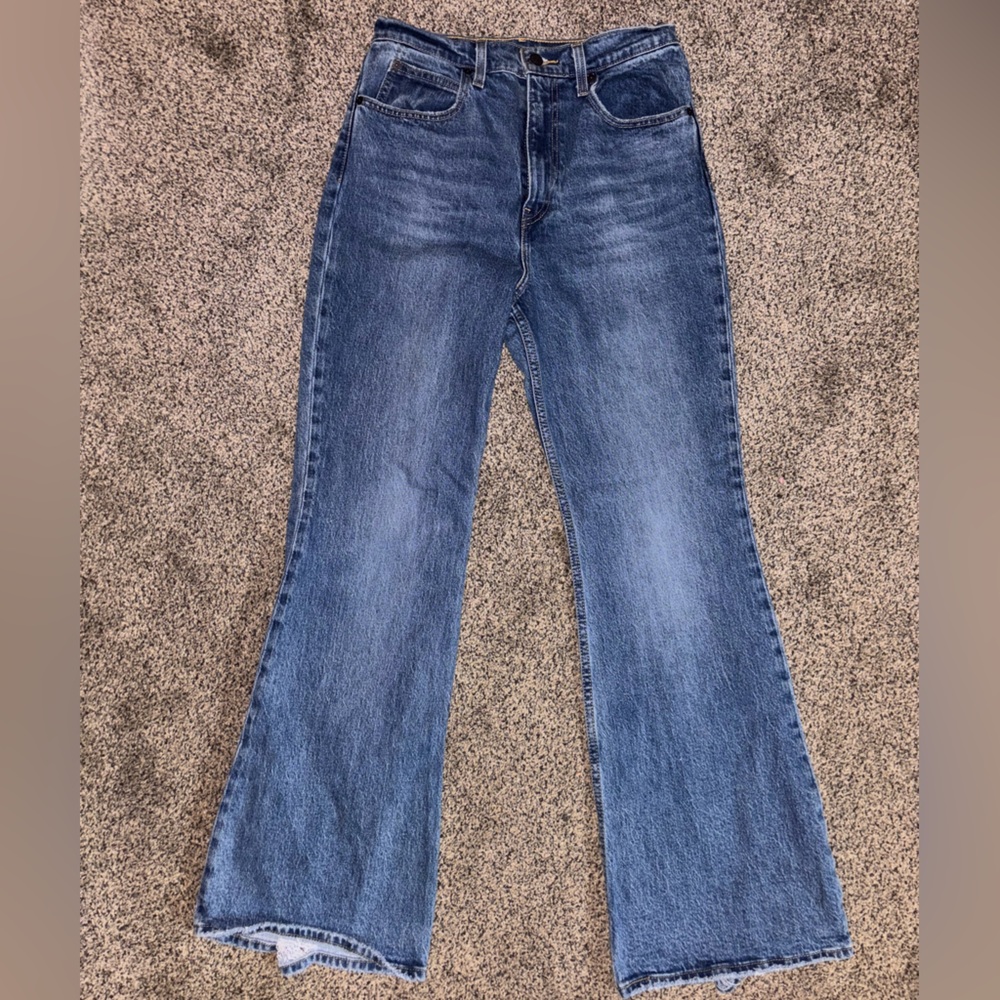 Levi's Women's Flare Jeans in Classic Blue